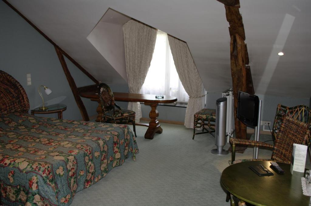 Chateau D'Hassonville Aye Cameră foto